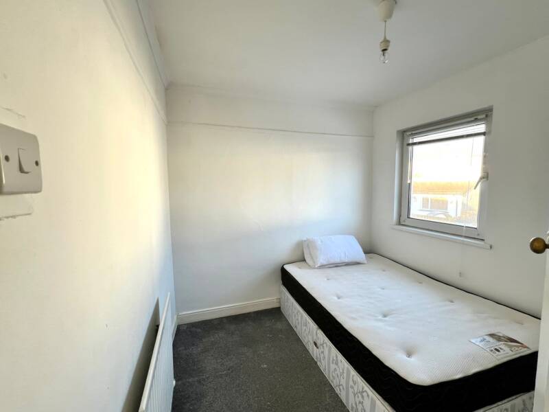 16 Enid Drive, Belfast  ,  BT5 6EN Northern Ireland
