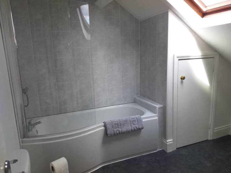 4a Bloomfield Avenue, Belfast, ,  BT5 5AD Northern Ireland