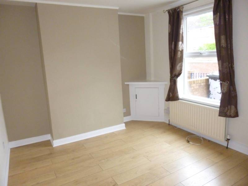 28 Hills Avenue, Belfast, ,  BT4 1LR Northern Ireland