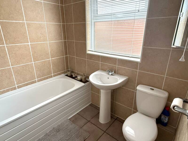 25 Moorfield Street, Belfast, ,  BT5 5BY Northern Ireland