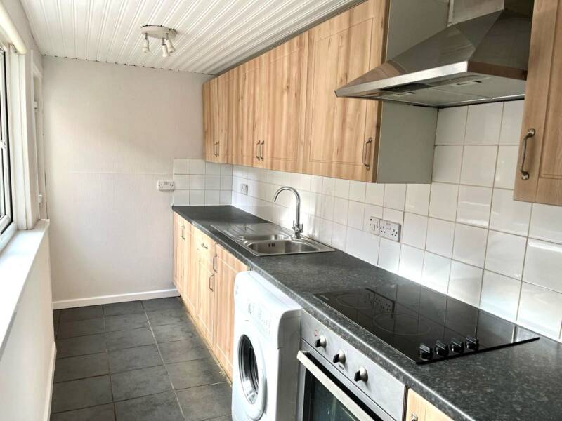 72 Victoria Avenue, Belfast, ,  BT4 1QZ Northern Ireland