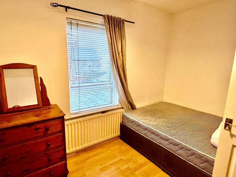 7 Runnymede Drive, Lisburn Road,  BT12 6LZ United Kingdom