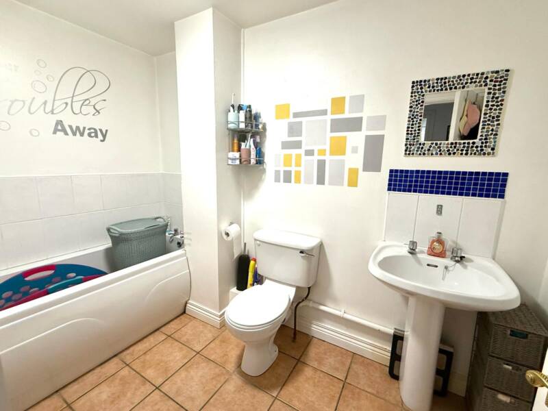 Apt 8 Palmerston Court, Belfast, ,  BT4 1QD Northern Ireland