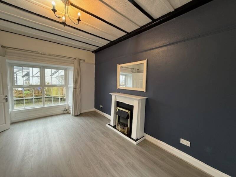 7 Hollymount Court, Belfast, ,  BT10 0HA Northern Ireland